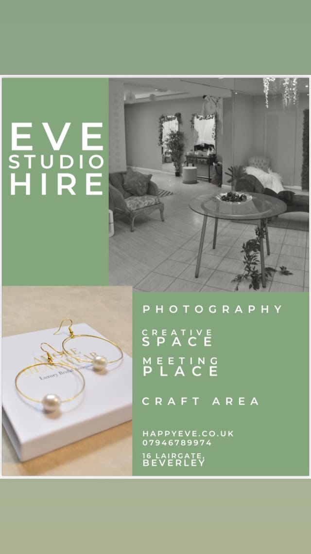 Stylish EVE Studio meeting space with natural light for workshops and creative events.