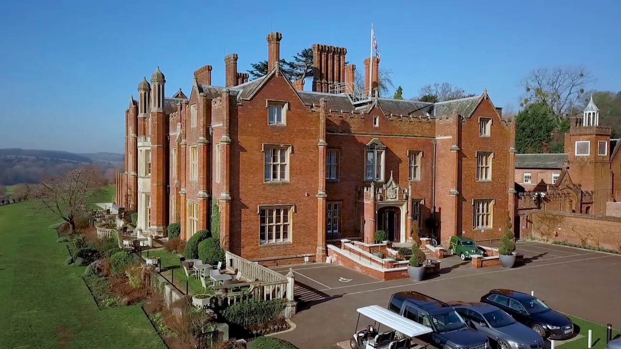 Historic De Vere Latimer Estate mansion, perfect for upscale events and weddings. - Banner