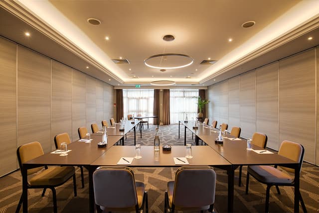 DoubleTree by Hilton London Ealing