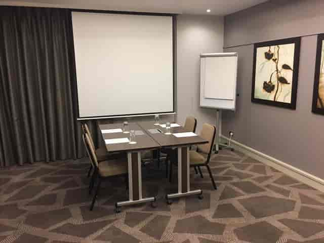 Townshend Suite meeting room at DoubleTree London Ealing, ideal for presentations and collaboration.