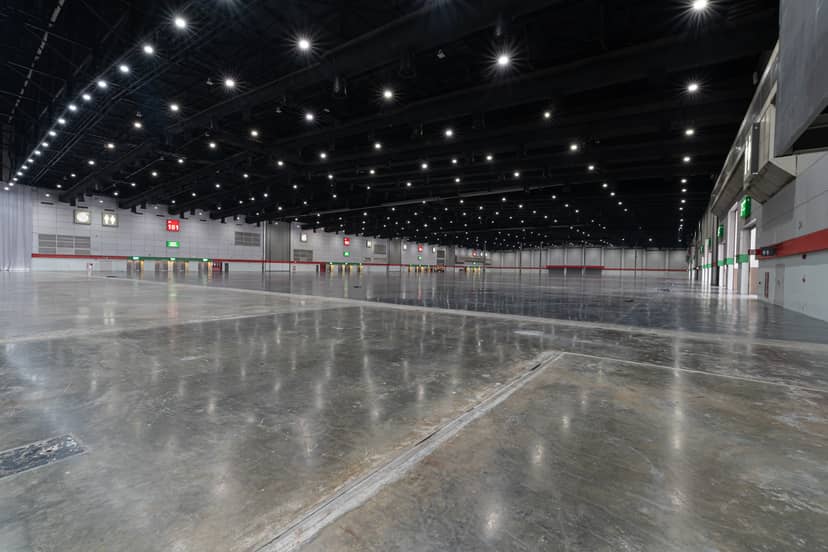 Bangkok International Trade Centre event hall with high ceilings, ideal for trade shows and conferences.