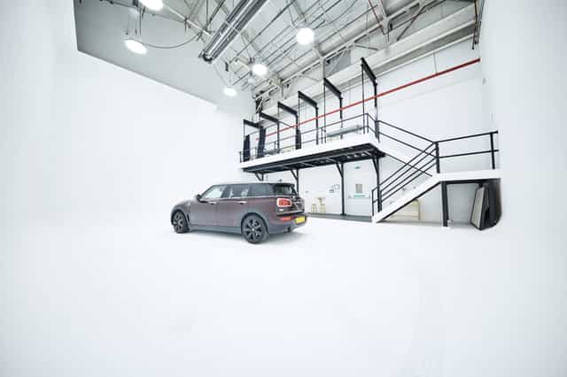 Infinity Stage at Sugar Studios: minimalist event space for creative meetings and product launches.