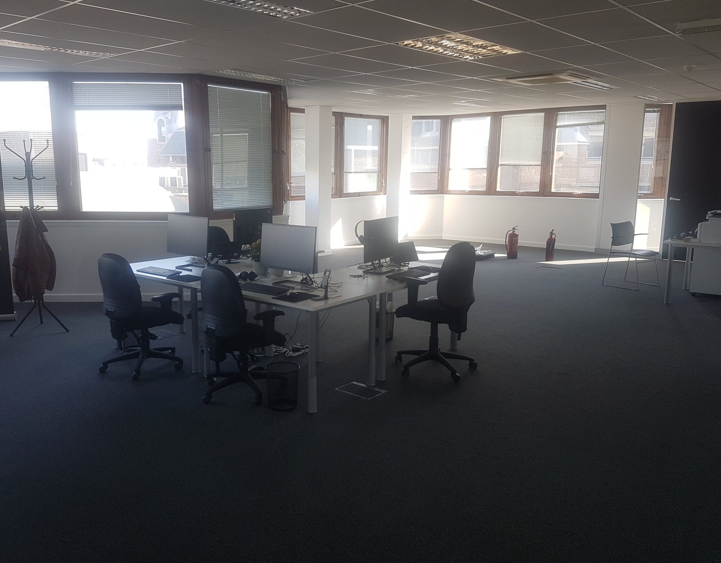Spacious office at L3 Chelsea House, ideal for team meetings and events. - Banner