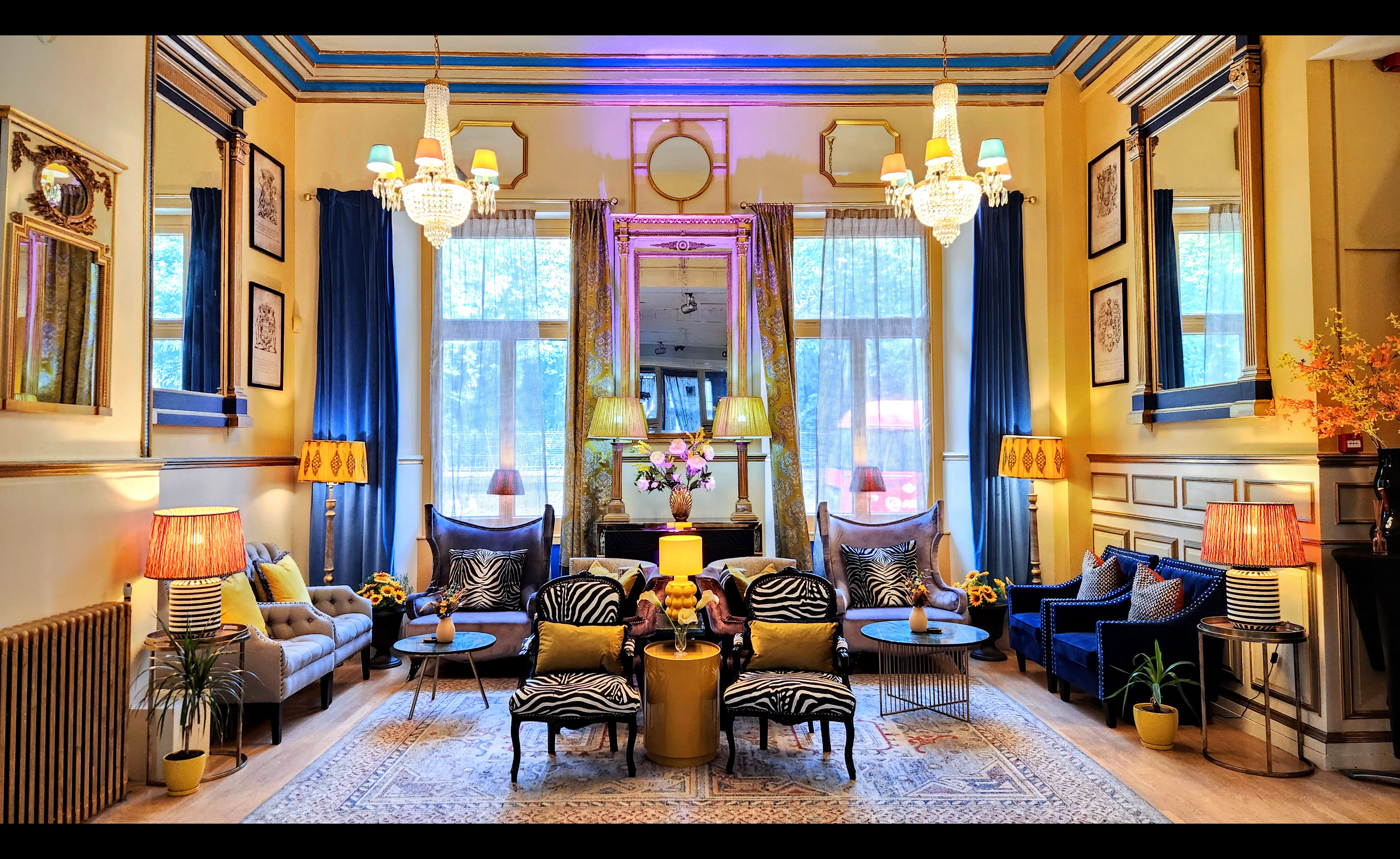 London hotel reception, blue & gold, corporate event, VIP meeting - Banner