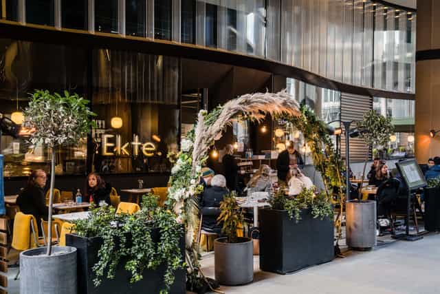Semi-private café in EKTE Nord Kitchen, ideal for networking events and meetings.