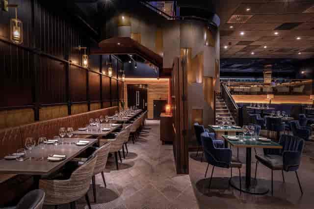 SEMI PRIVATE DINING ROOM