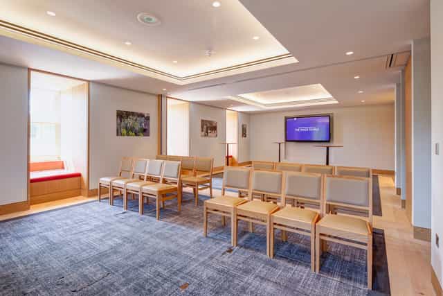 Versatile meeting space in The Inner Temple, perfect for workshops and small conferences.