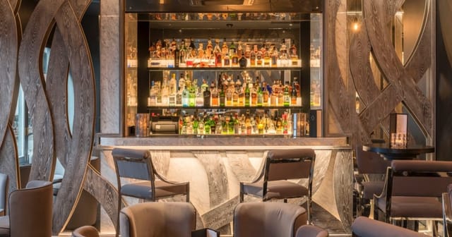 Stylish wine room bar in Piccadilly, perfect for networking events and cocktail receptions.