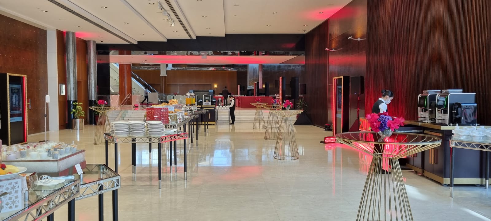 Jumeirah Emirates Towers - image 2