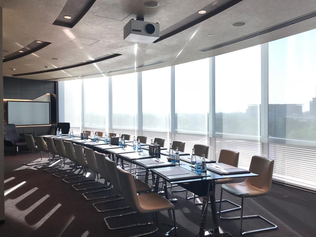 Jumeirah Emirates Towers - image 3
