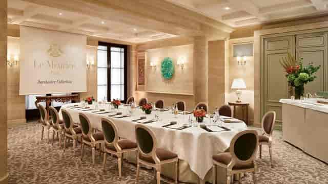 Elegant meeting space at Salon Tuileries, ideal for corporate events and intimate gatherings.