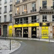 Vibrant yellow Cremerie 2 venue in Paris for dynamic events and gatherings.