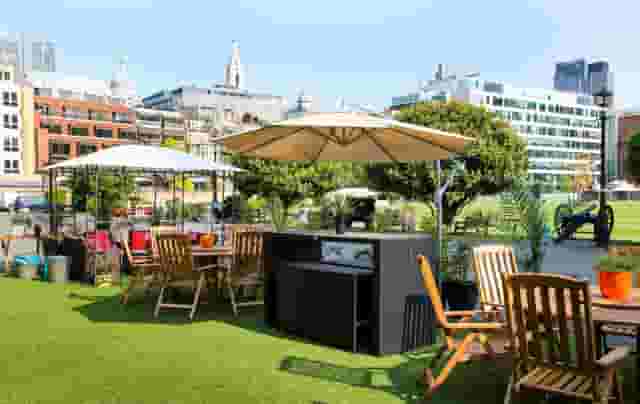 Summer terrace and Queen's courtyard