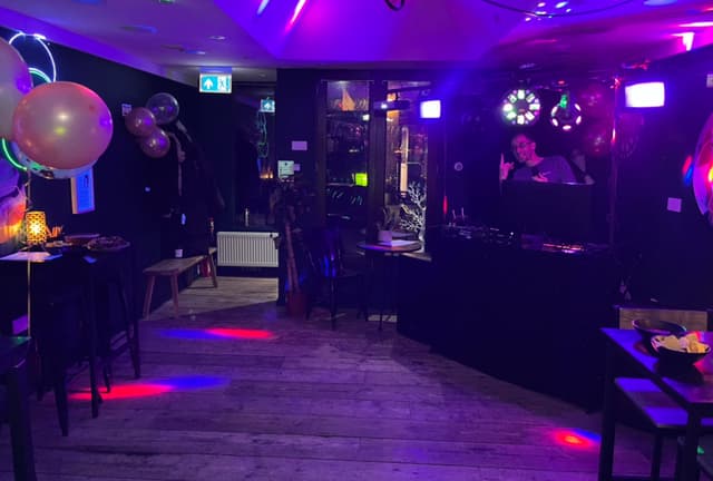 Kix Bar + Kitchen
