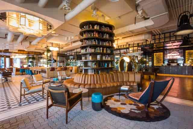 Stylish event space lobby at Only YOU Atocha, perfect for networking and meetings.