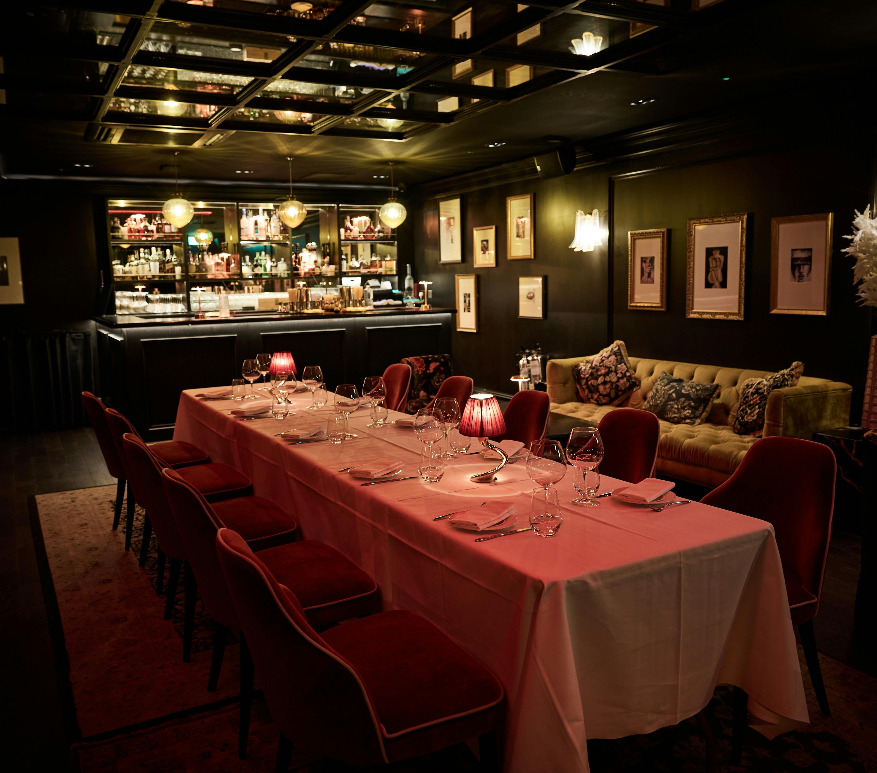 Elegant dining space at Kinnaird Lounge, perfect for corporate dinners and intimate gatherings.