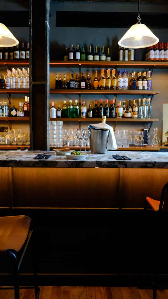 Light Bar & Dining