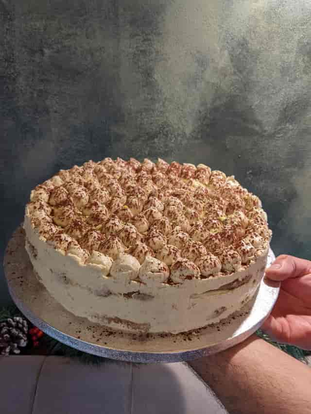 Intricate cake at Tale ka Sicilian Bistro, perfect for weddings and events.