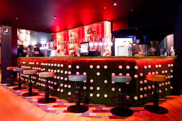 Sixes Social Cricket Shepherd's Bush