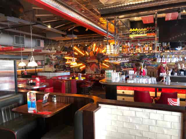 Vibrant TGI Friday's Brighton Marina venue for casual meetings and networking events.