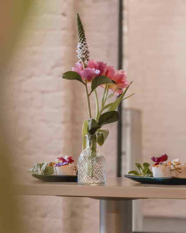 Elegant floral centerpiece at Sunrise Studio, perfect for weddings and corporate events.