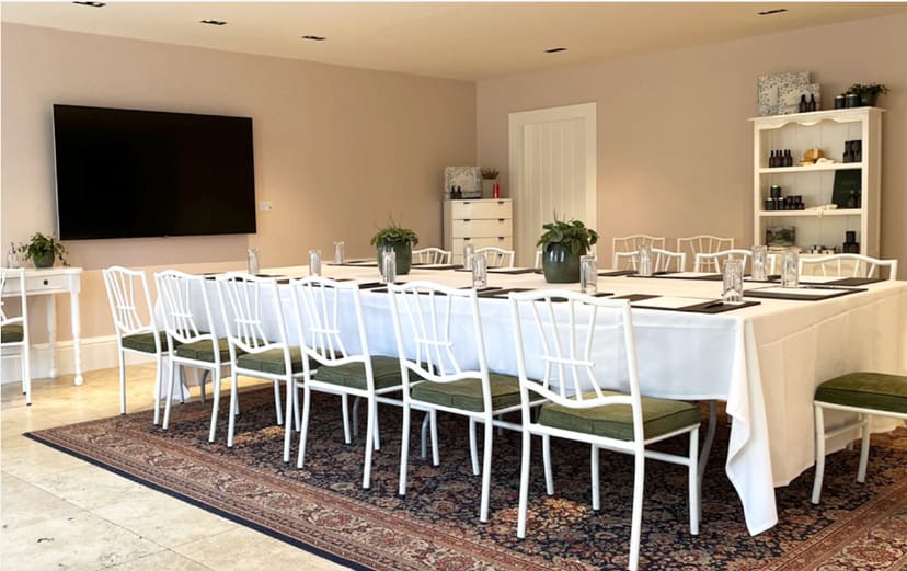 Elegant meeting space in The Fountain Suite, ideal for intimate gatherings and presentations.