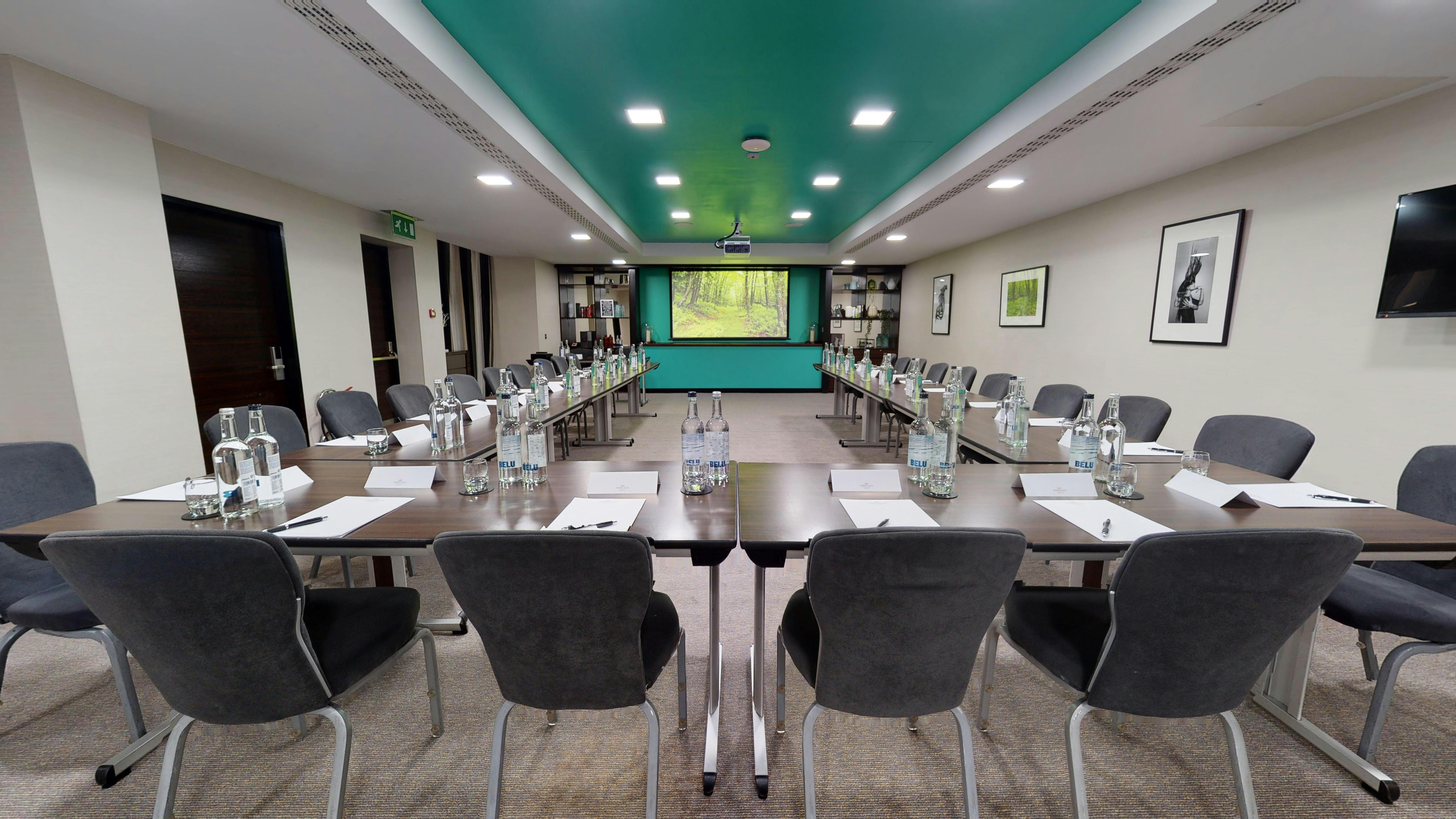 Cromwell 1-2-3 meeting room at DoubleTree London, U-shaped layout, ideal for conferences.