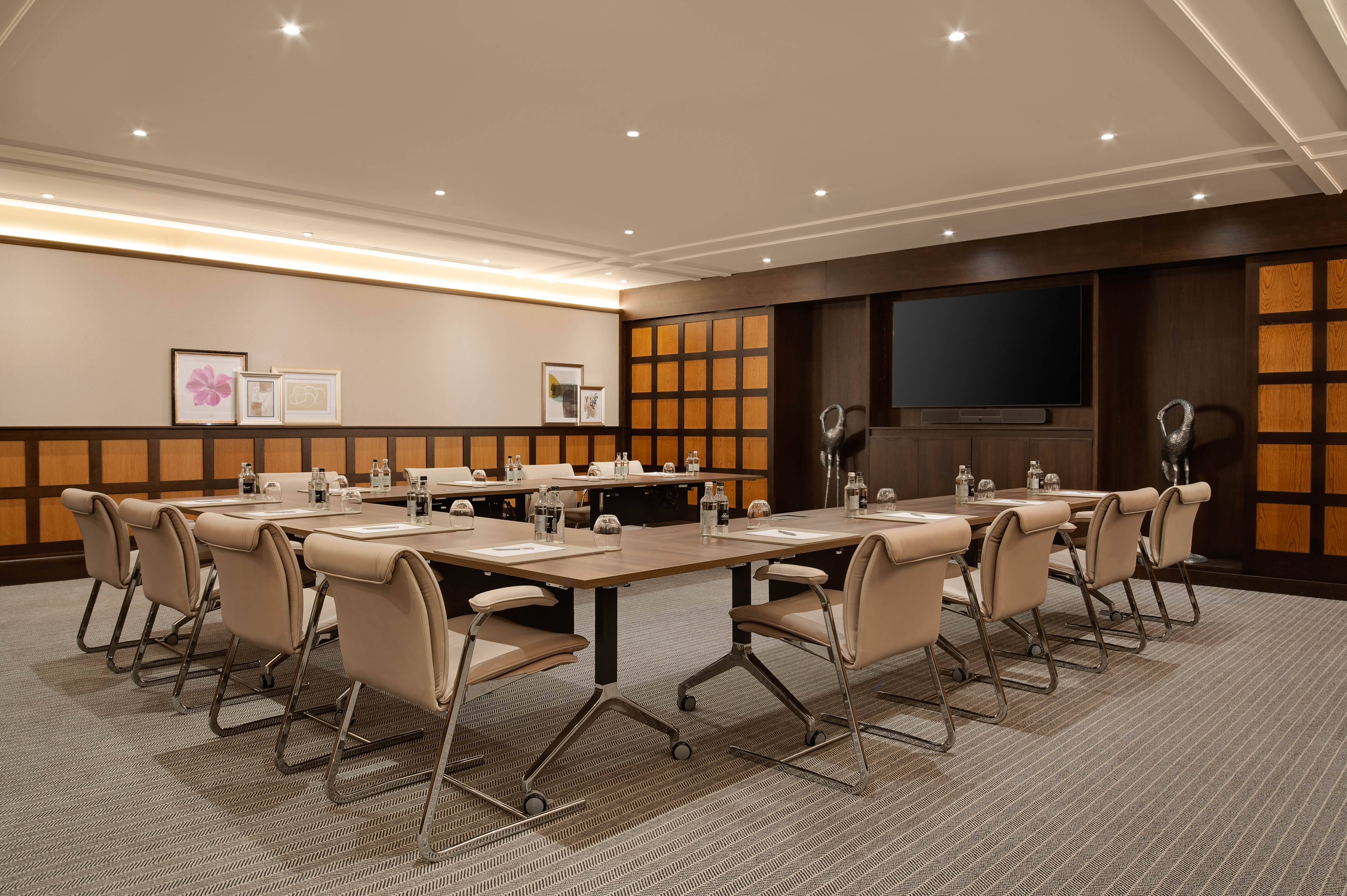 Elegant meeting room at Fairmont Windsor Park, perfect for professional events and conferences. - Banner