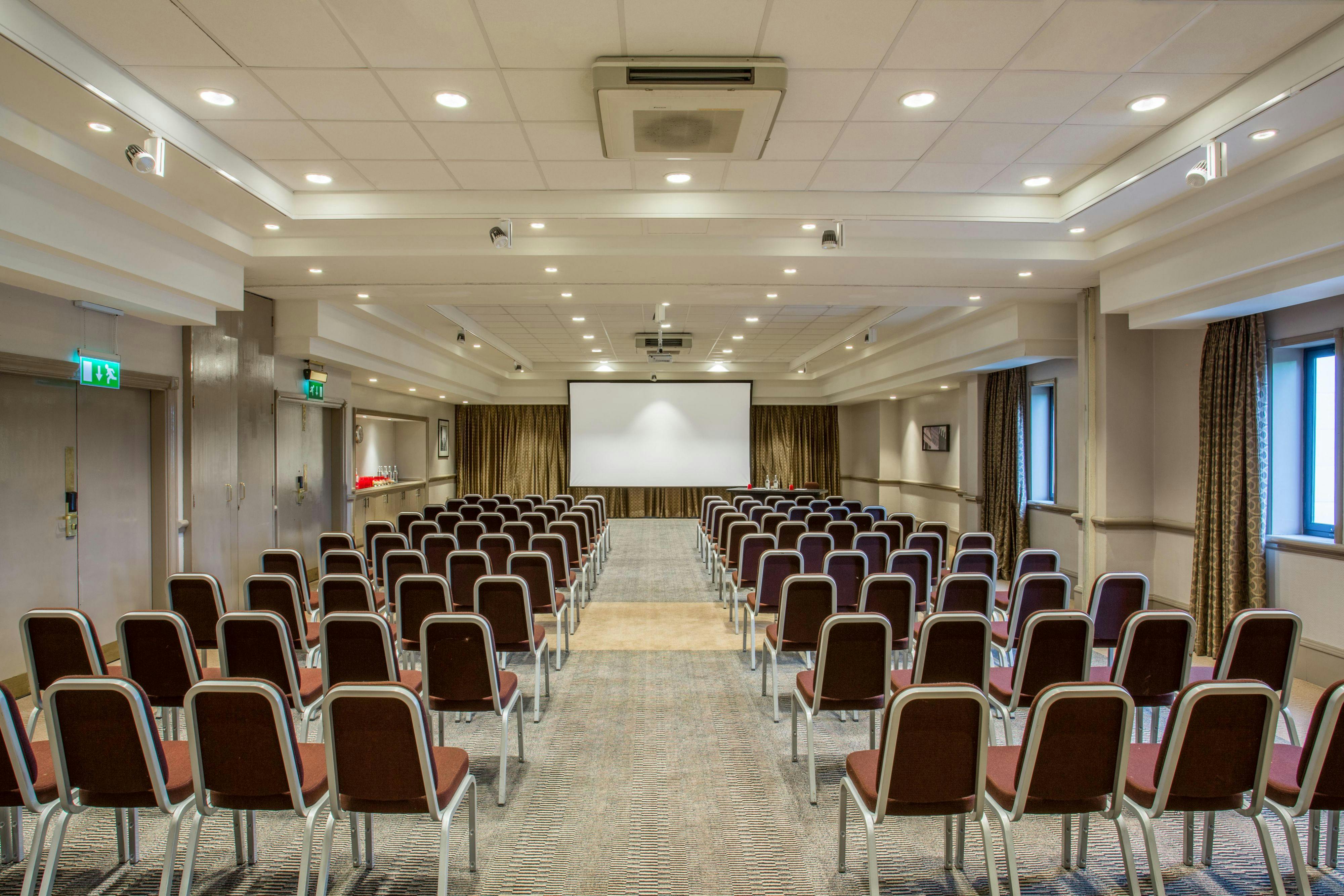 Crowne Plaza Leeds - Roundhay Suite image 1