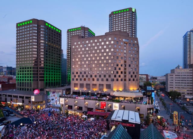 SYMPHONIE 4 venue at DoubleTree by Hilton Montréal, ideal for conferences and festivals.