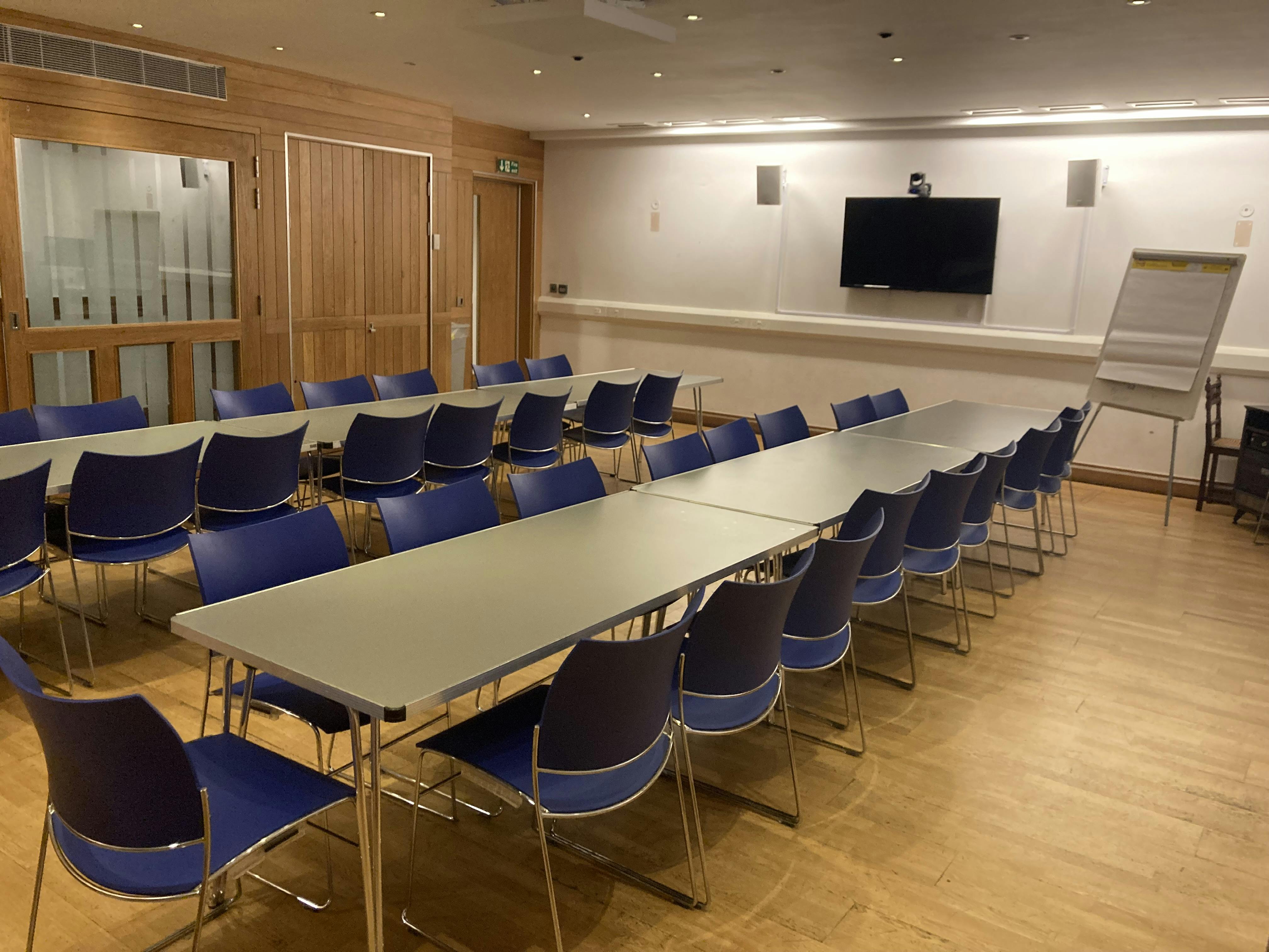 Education Studios meeting room at Shakespeare's Globe, ideal for collaboration and presentations.