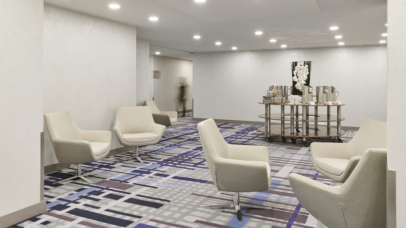 Modern meeting space in Osgoode, Hilton Toronto, perfect for networking events.
