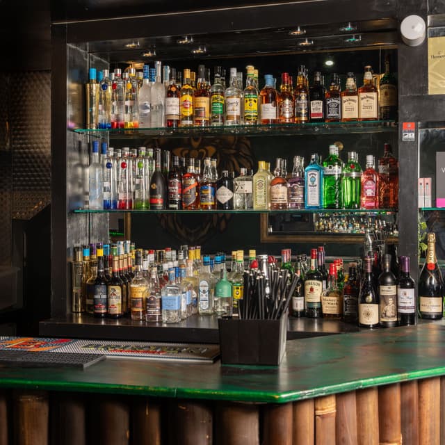Jungle Bar & Grill