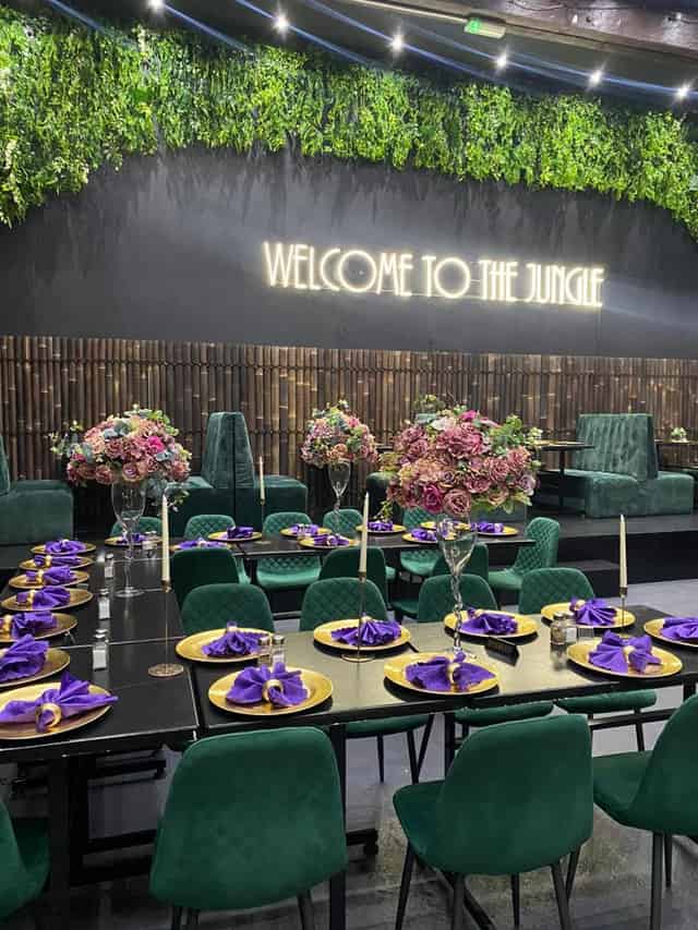 Jungle Bar & Grill
