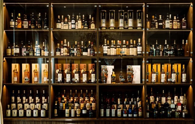VCLUB Whisky Lounge