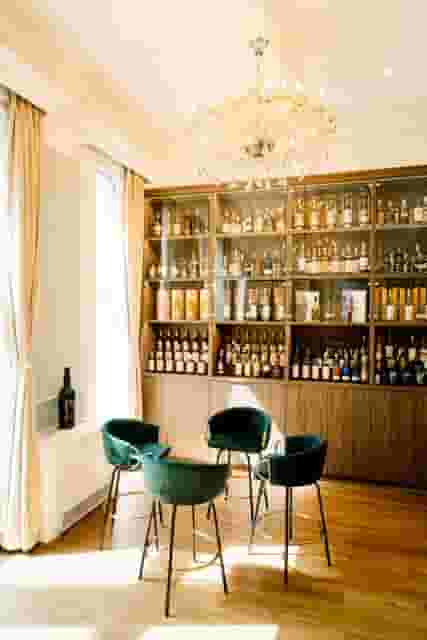 VCLUB Whisky Lounge