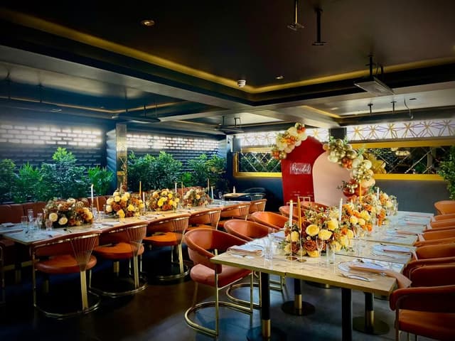 Central Restaurant and Lounge