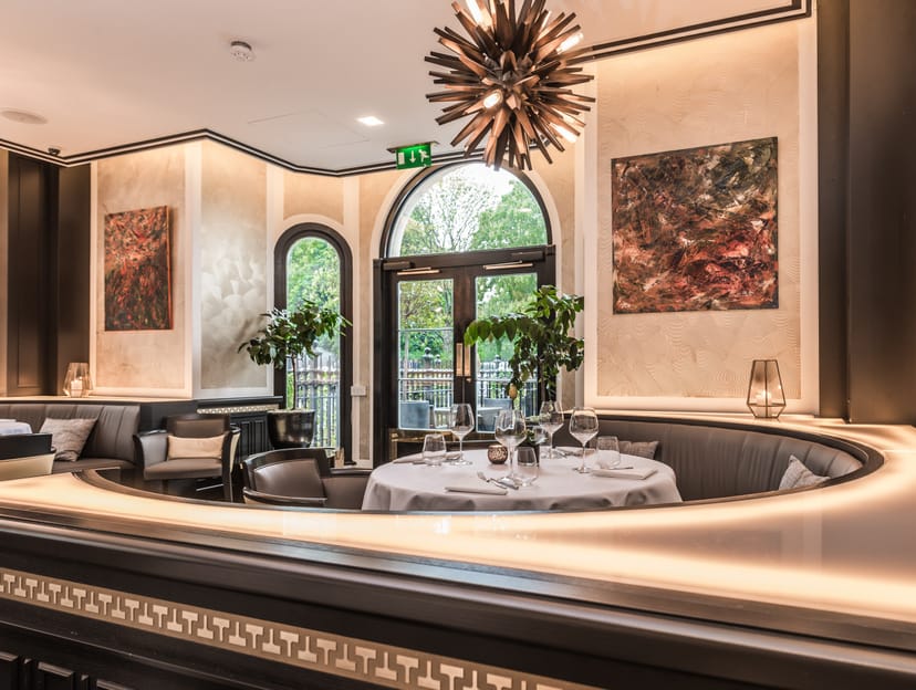 Elegant dining space at Baglioni Hotel London for corporate dinners and private events.