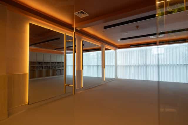 Modern meeting space at RE:TREAT Studio, The Lowry Hotel, ideal for workshops and gatherings.