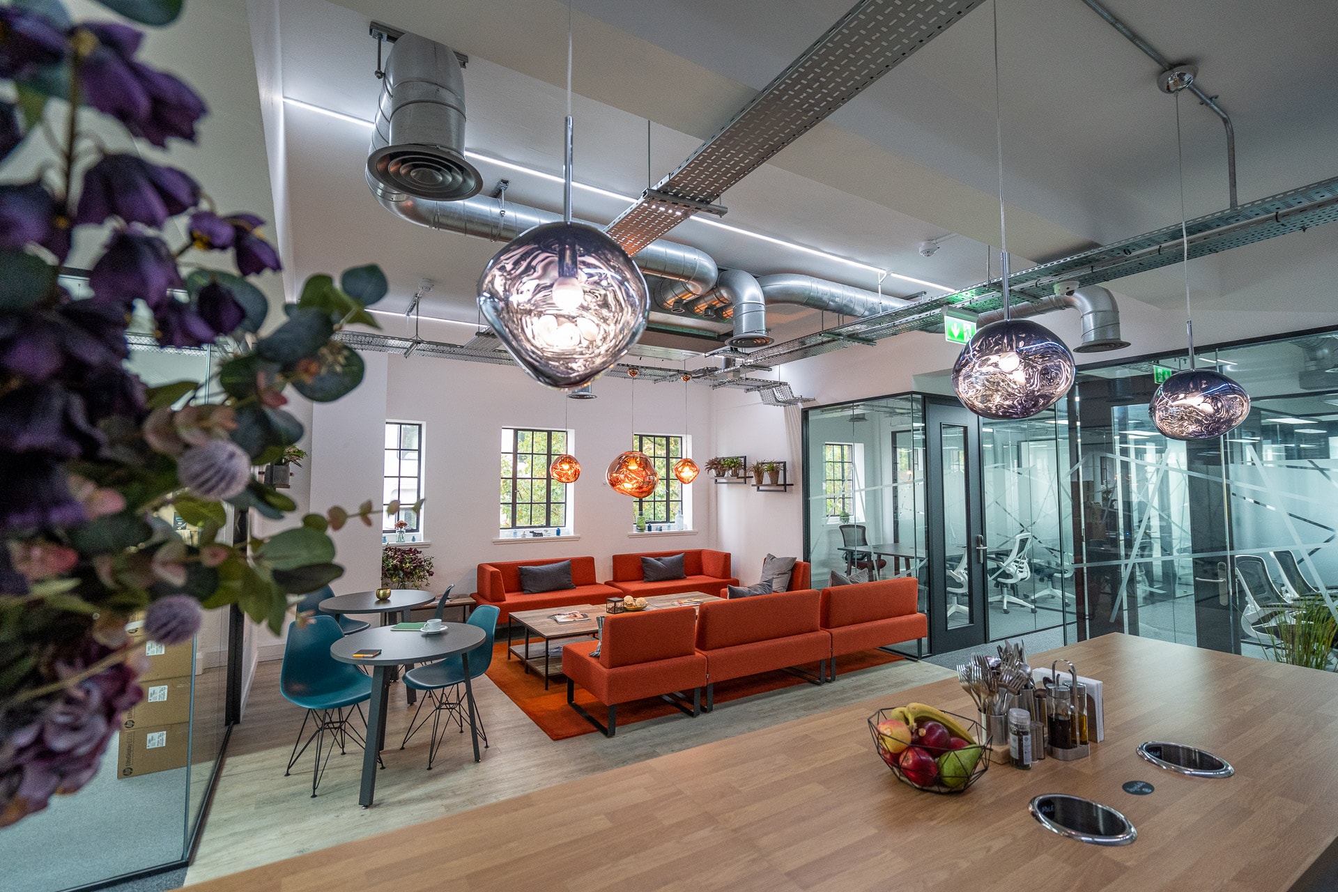 Modern meeting space at Scope Kings Cross, vibrant colors for collaboration and creativity. - Banner