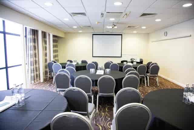 Meeting room at Mercure Manchester Piccadilly, ideal for professional events and networking.
