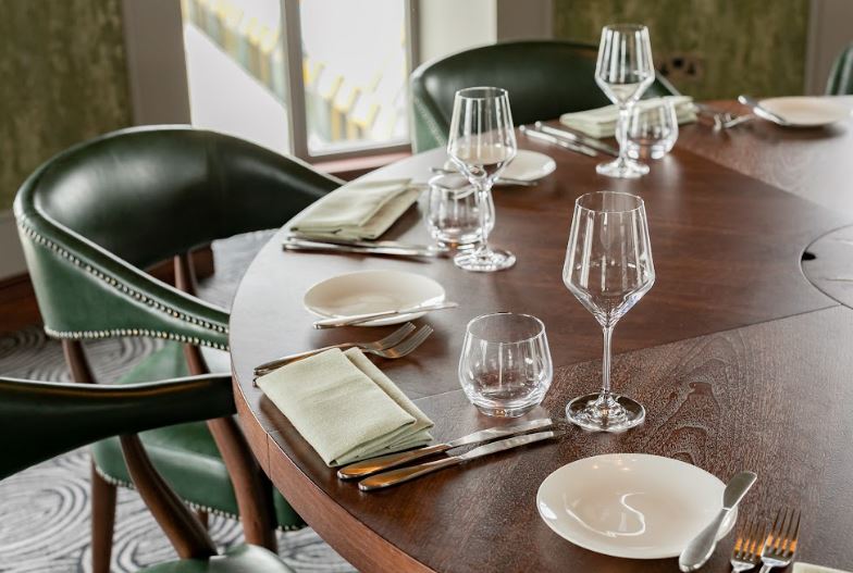 Elegant dining table setup for corporate meetings in Wagtail London. - Banner