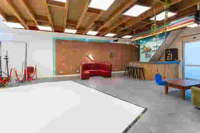 6 Degrees Studios