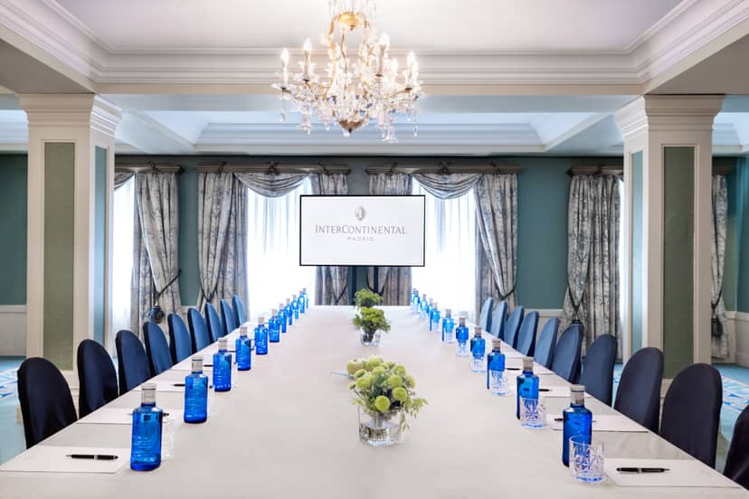 Elegant meeting room in Toledo, Intercontinental Madrid, perfect for corporate events.
