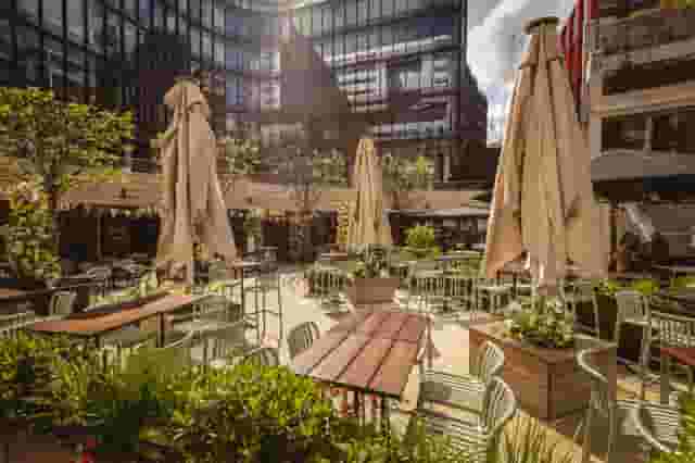 Mr Fogg's City Tavern