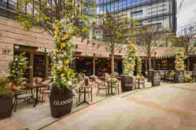 Mr Fogg's City Tavern