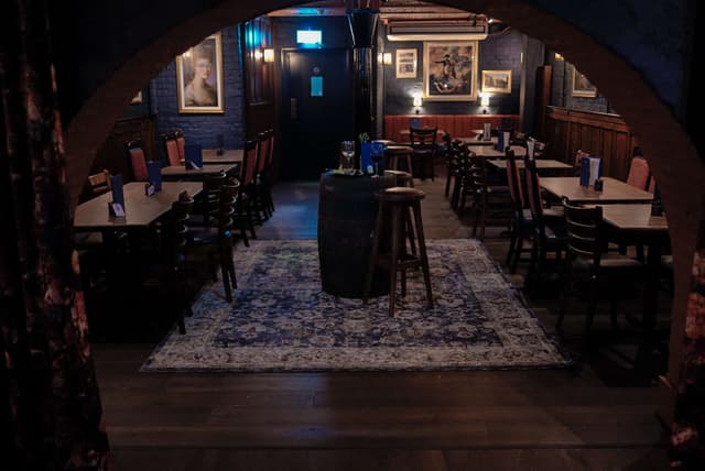 Bishop's Vaults at Dirty Dicks