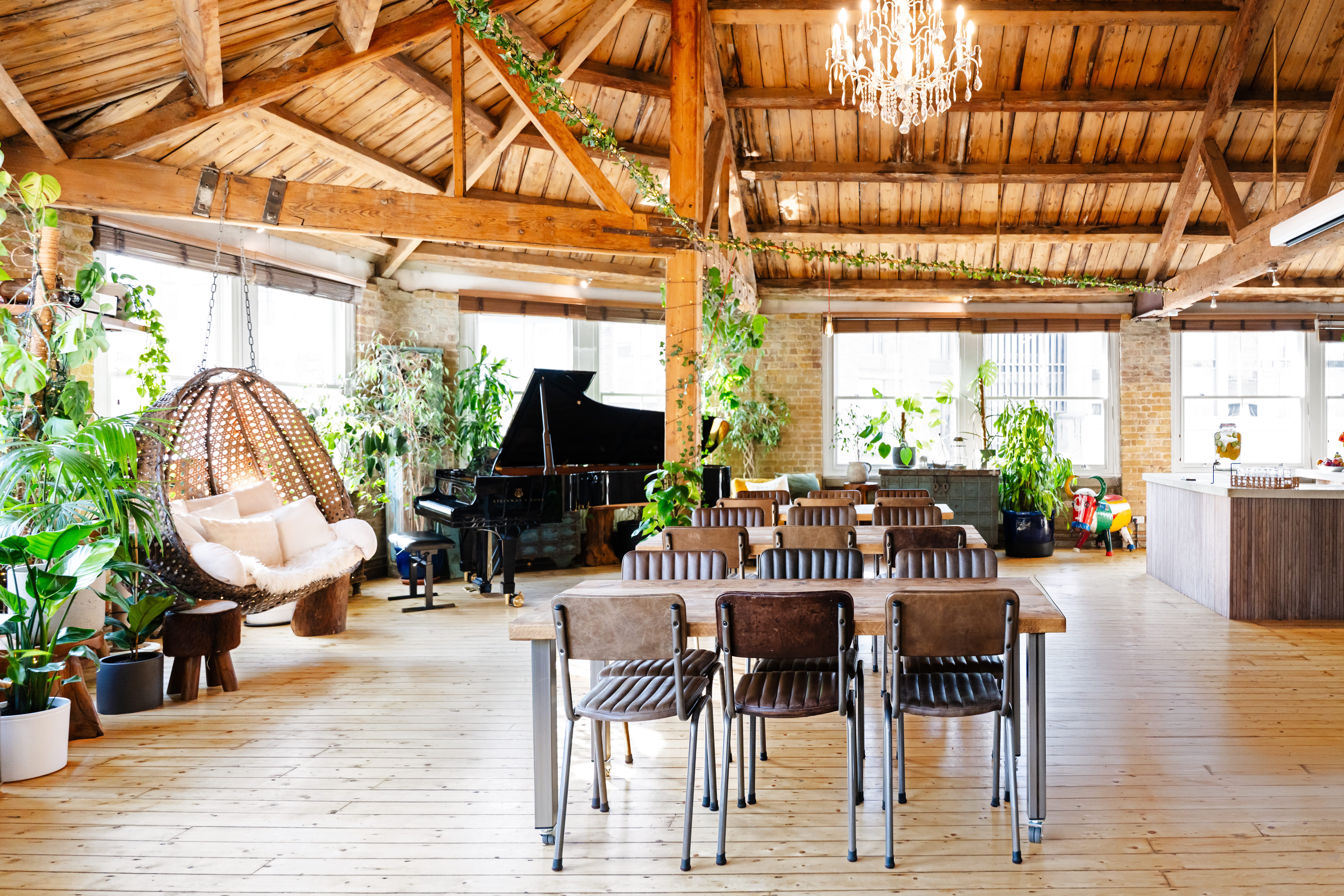 Shoreditch Treehouse event space with rustic beams, perfect for creative meetings and workshops. - Banner