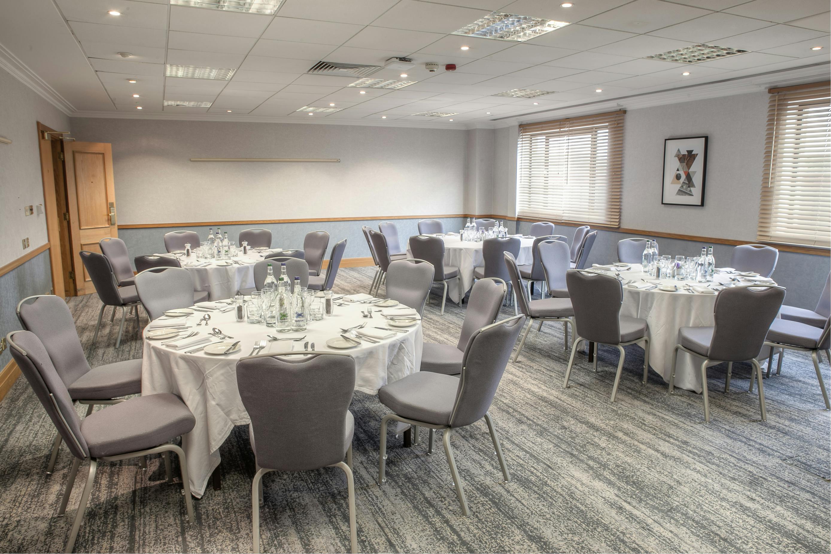 Hawksworth Suite at DoubleTree Swindon, ideal for corporate events and gatherings.