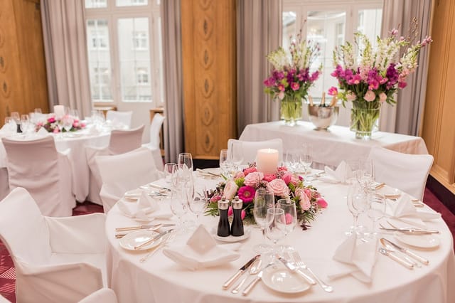 Elegant dining setup in Great Hall Zurich for weddings and corporate events.
